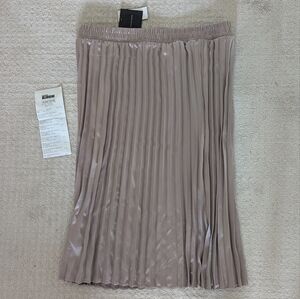 Pleione | NWT Pleated Midi Skirt